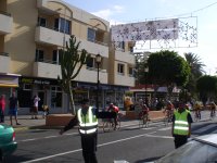 Llegada al sprint por la Avenida principal de Corralejo.